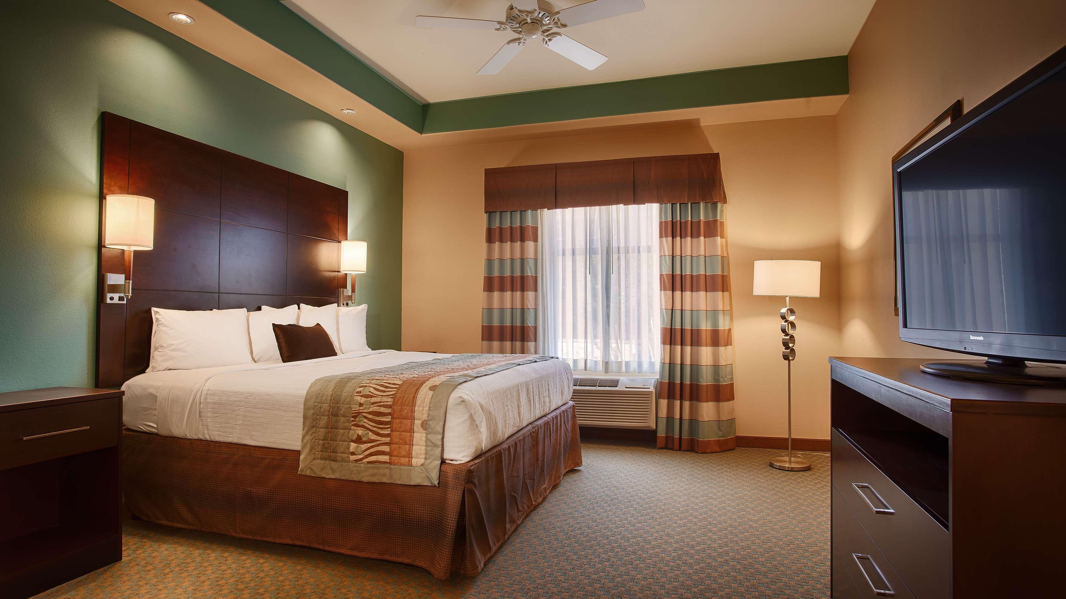 Best Western Plus Midland Suites Exterior foto