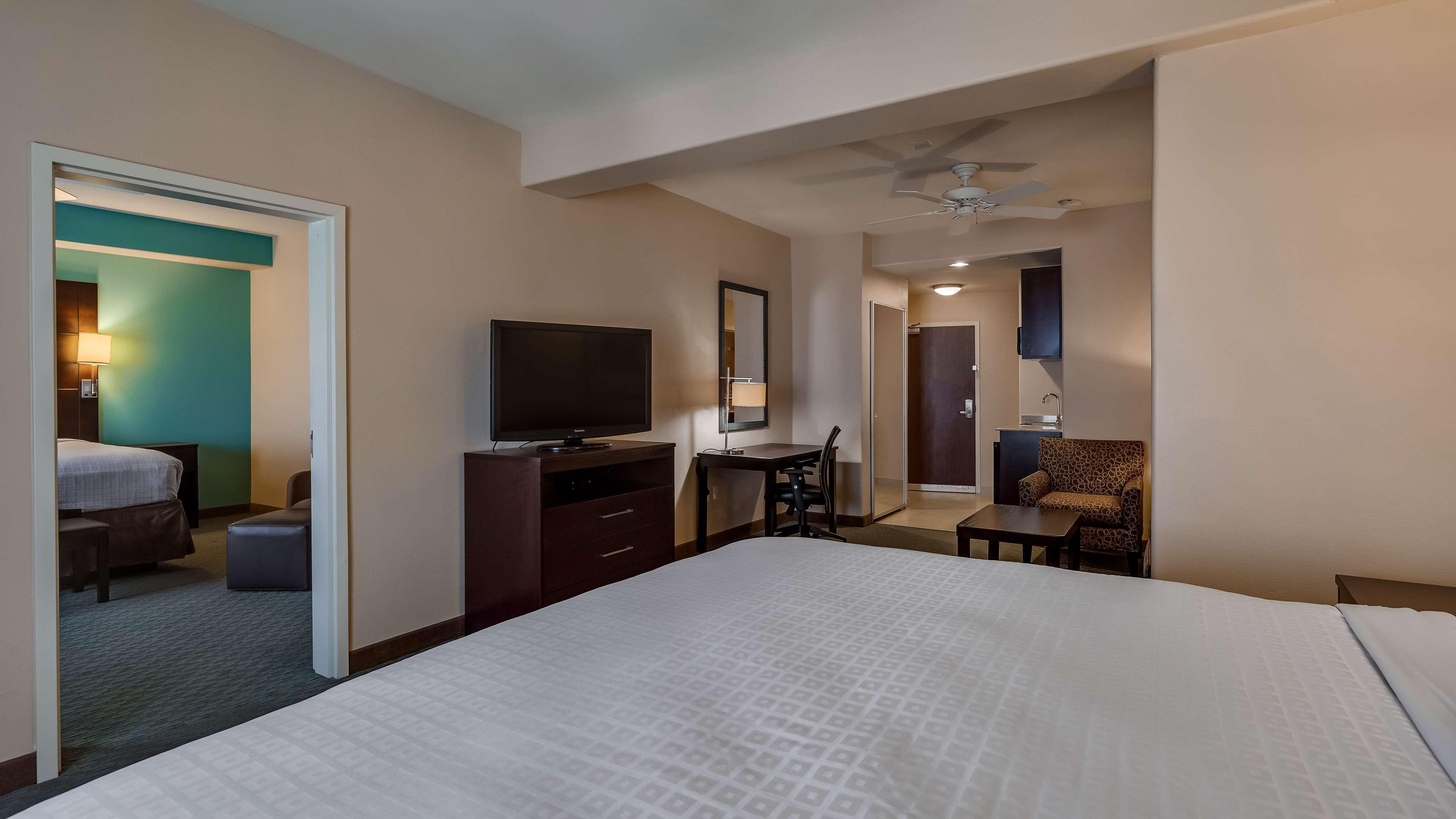 Best Western Plus Midland Suites Exterior foto