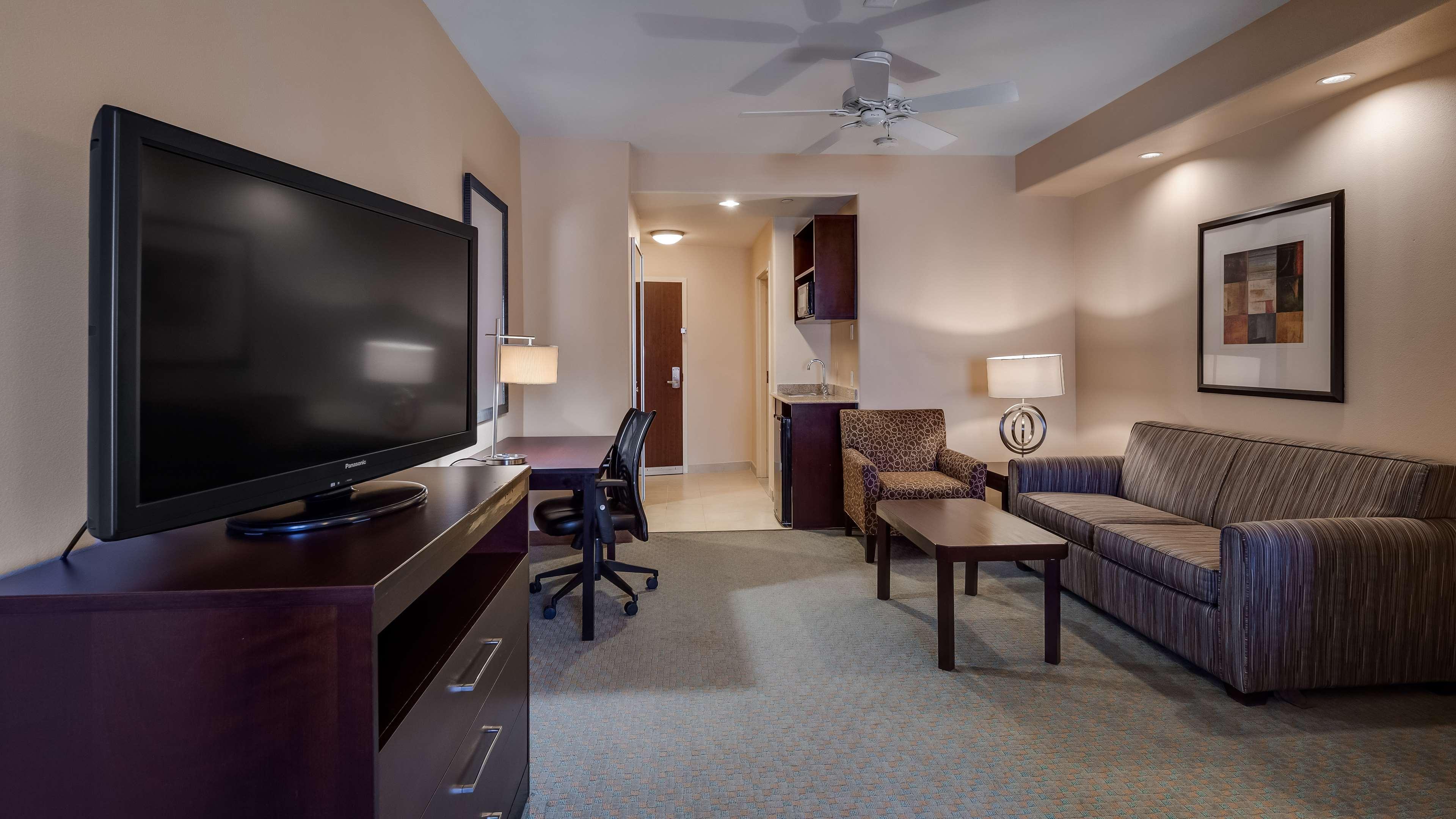 Best Western Plus Midland Suites Exterior foto
