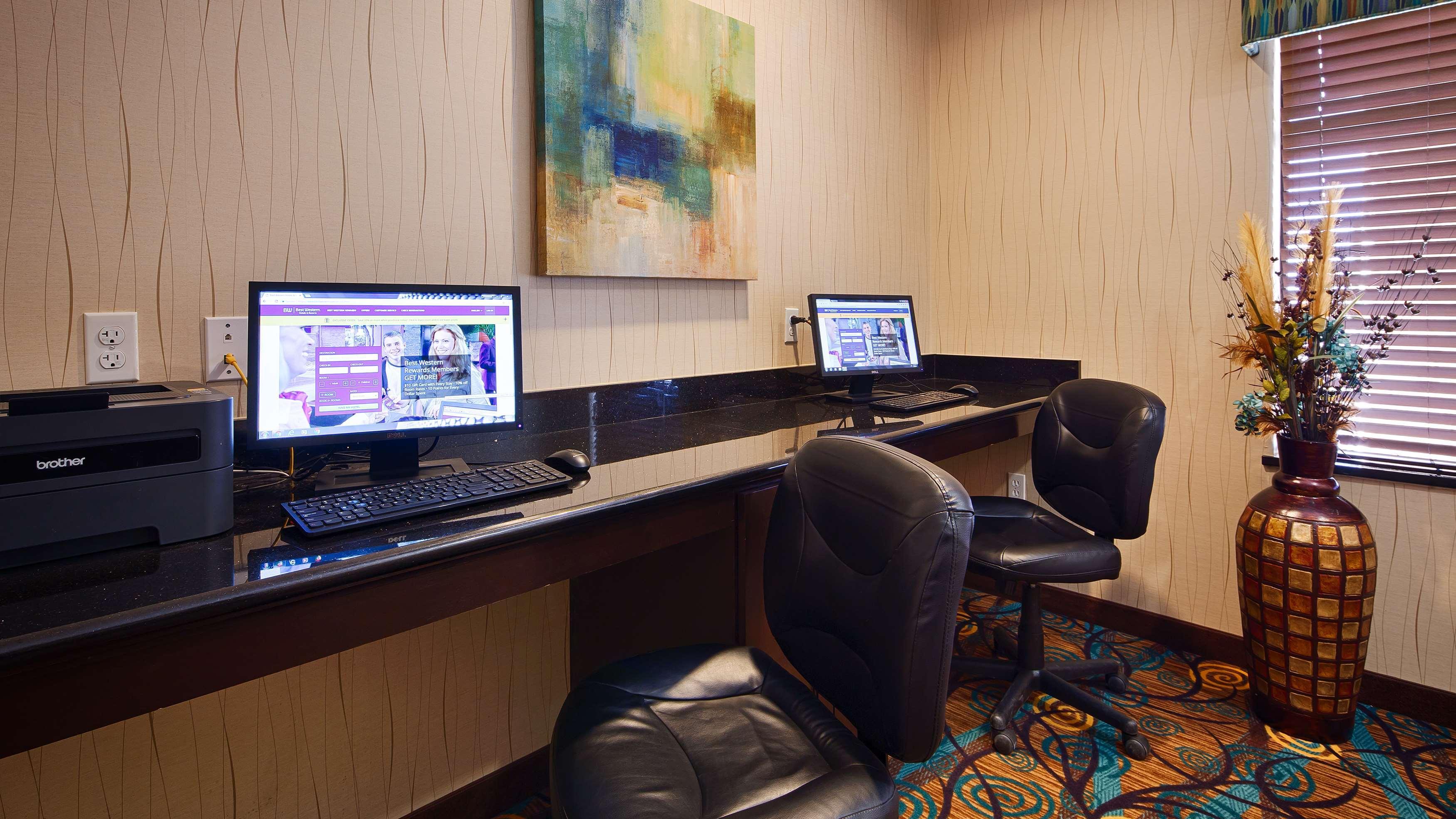 Best Western Plus Midland Suites Exterior foto
