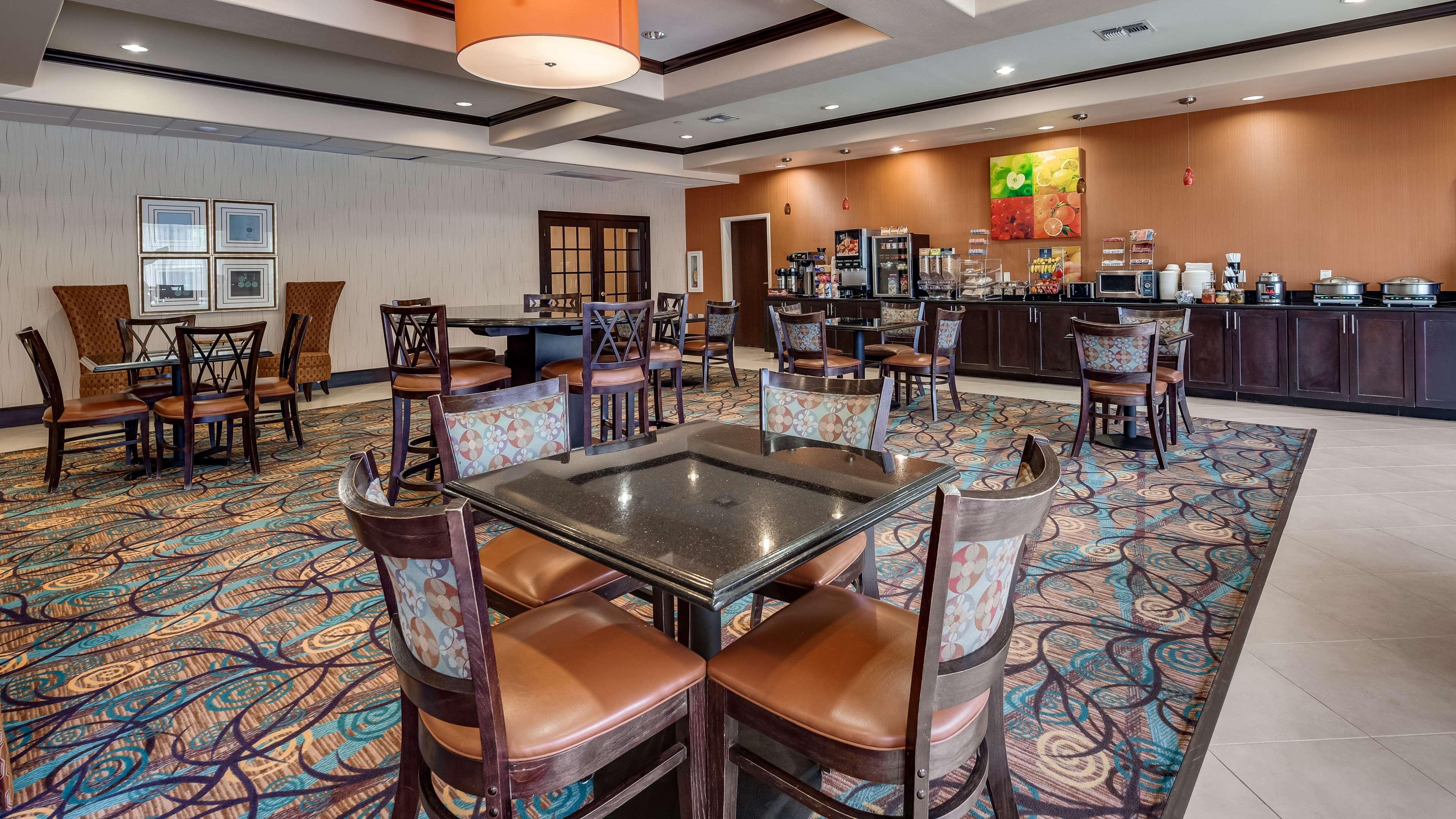 Best Western Plus Midland Suites Exterior foto