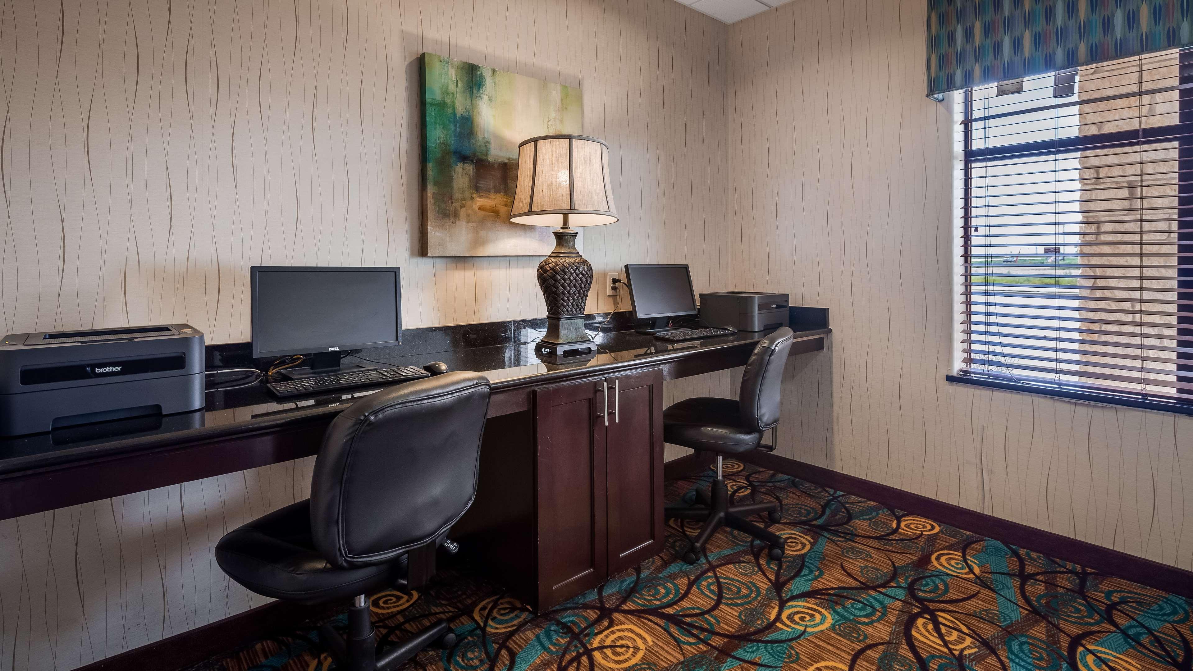 Best Western Plus Midland Suites Exterior foto