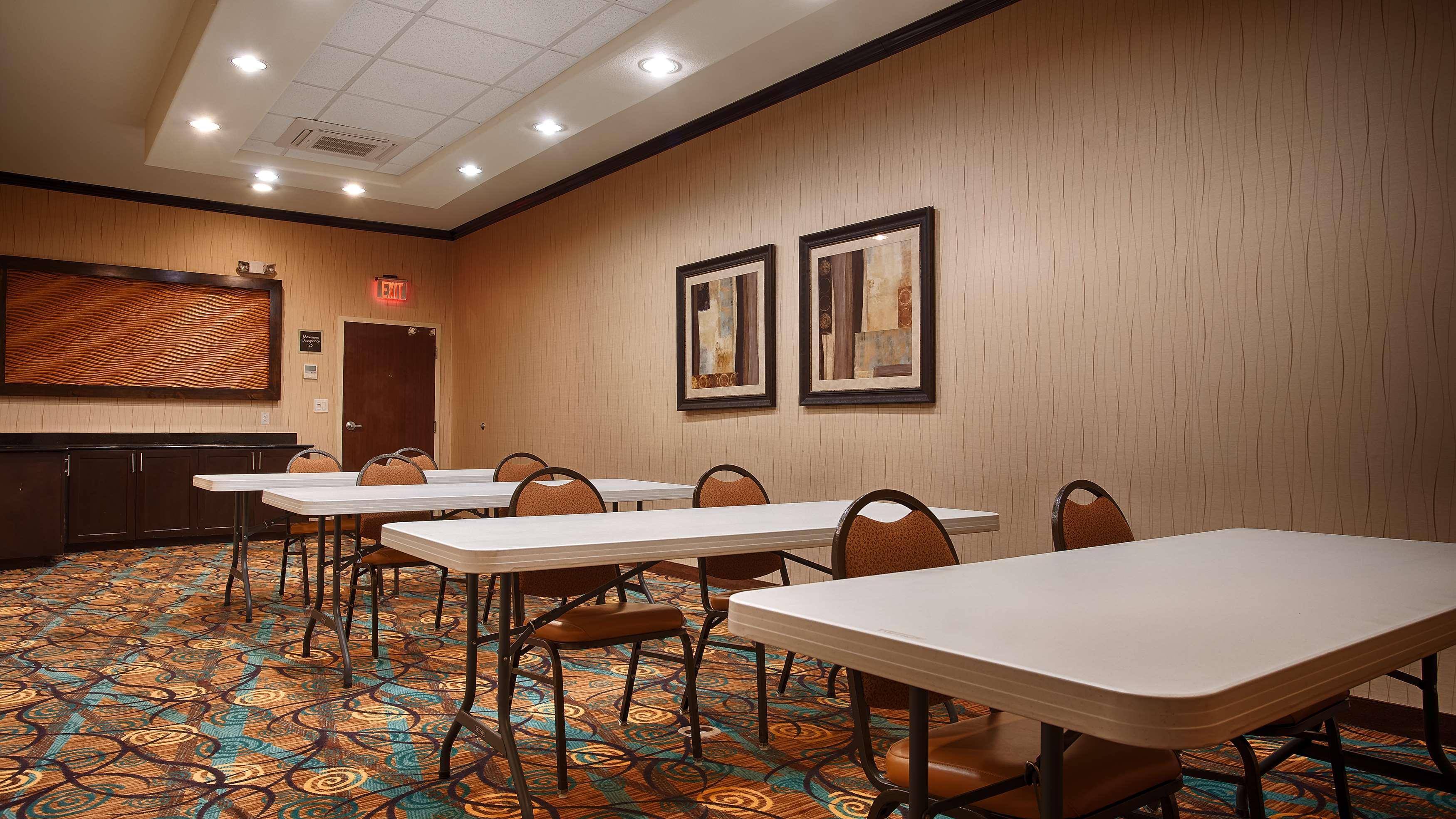 Best Western Plus Midland Suites Exterior foto
