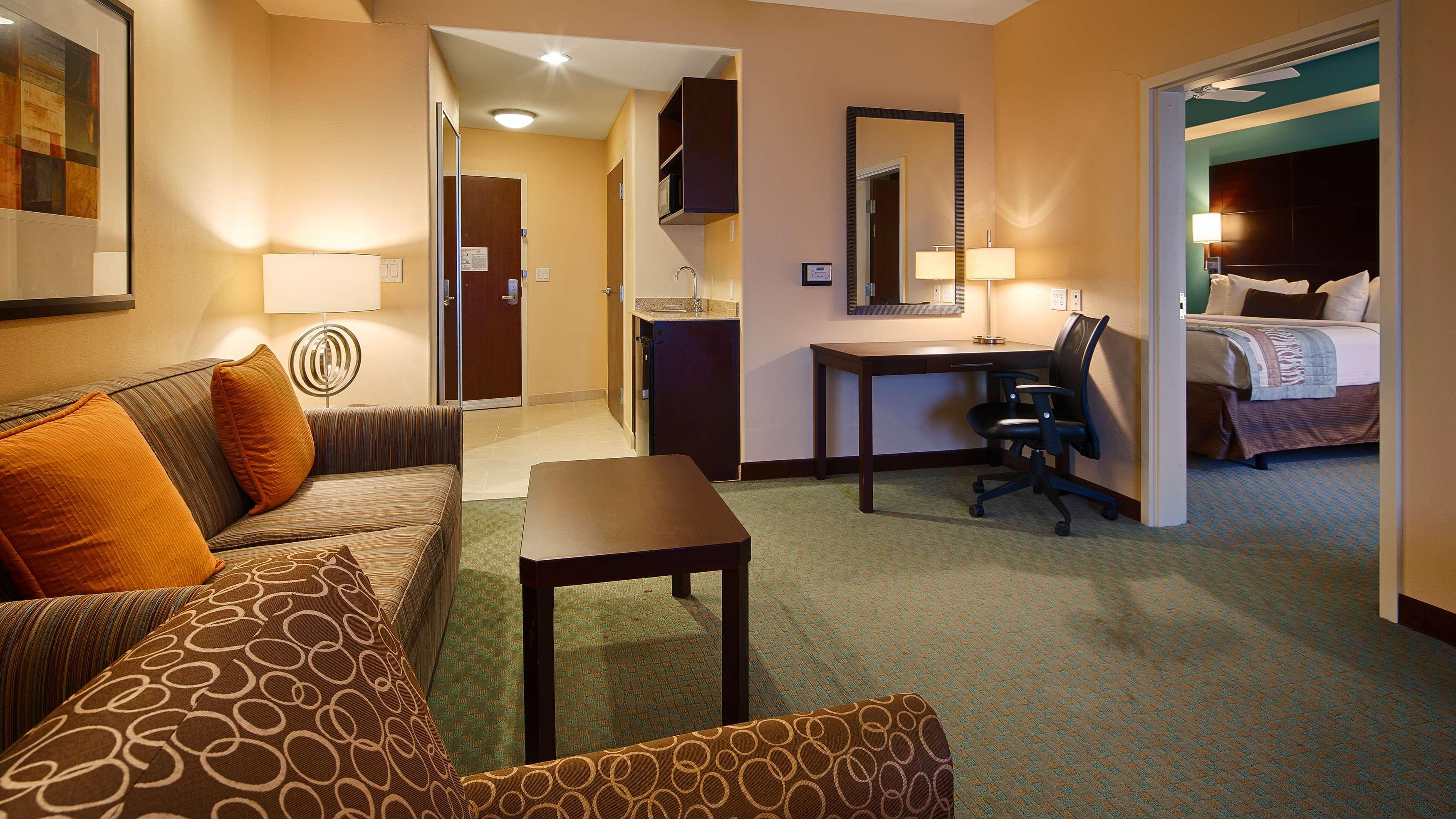 Best Western Plus Midland Suites Exterior foto